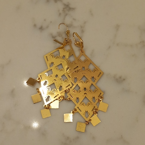 Butterfly  Earrings  Gold Layered Three Tones NWOT(ORO LAMINADO) - Picture 5 of 9